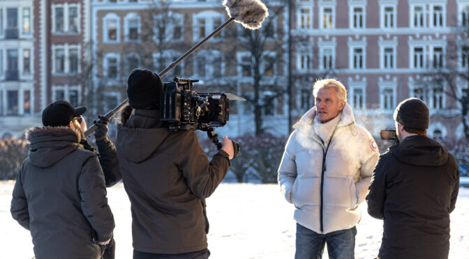 “DOLPH: UNBREAKABLE” BY ANDREW HOLMES (ENG)